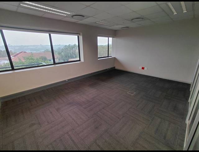 1,960M² OFFICE TO LET IN WOODMEAD